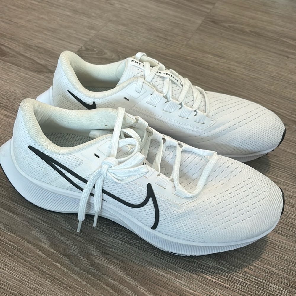 Nike Air Zoom Pegasus 38 Sneakers